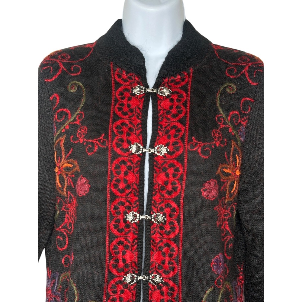 North Style Cardigan Black Floral Embroidered Metal Clasp Nordic Peruvian SMALL - Picture 5 of 14